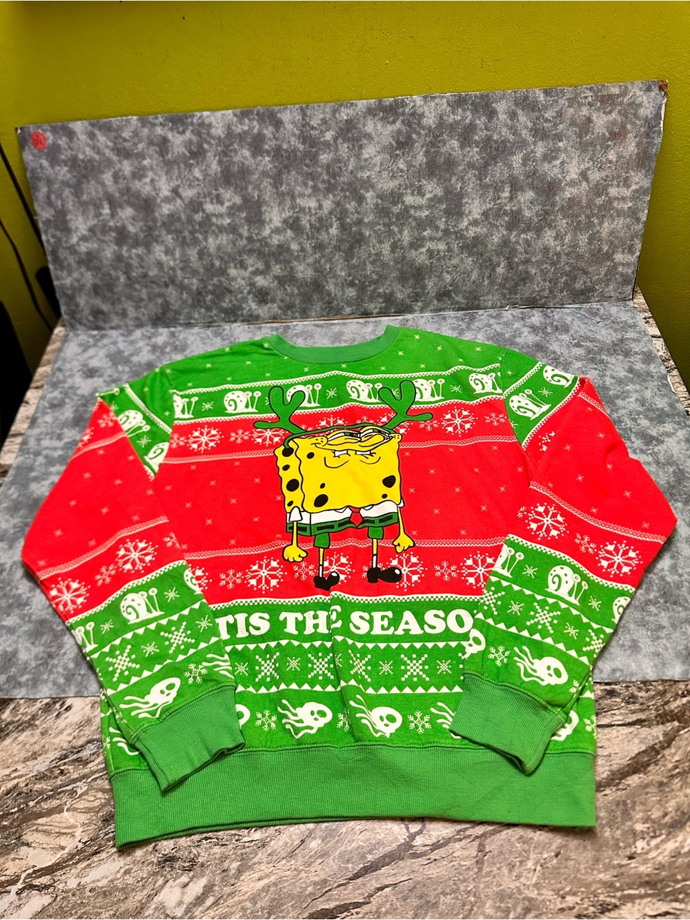Nickelodeon SpongeBob Green & Red Holiday Crewneck Sweater M